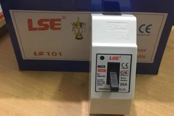 Cầu dao an toàn Aptomat LSE,LIOA 15A ,20A,30A